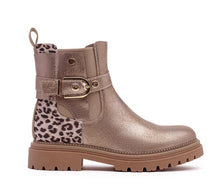 Load image into Gallery viewer, Taupe leopard back lg boots size 4
