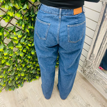 Load image into Gallery viewer, Blue denim button marc angelo wide jean
