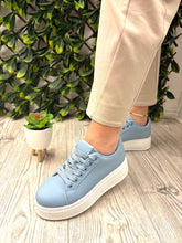 Load image into Gallery viewer, Baby blue platform trainers
