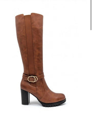 Load image into Gallery viewer, Brown heeled long boots 4,7
