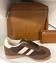 Load image into Gallery viewer, Brown or black laced stripped paris trainer
