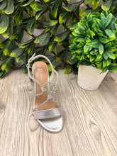 Load image into Gallery viewer, Silver 941 diamond marco tozzi block heel

