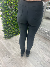 Load image into Gallery viewer, grey dark material pocket legging
