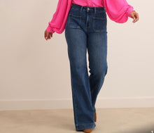 Load image into Gallery viewer, Medium blue denim folyrose two pocket kyla jean
