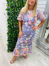 Load image into Gallery viewer, Lilac background 3d flower dress size 14
