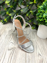 Load image into Gallery viewer, Silver 941 diamond marco tozzi block heel
