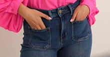 Load image into Gallery viewer, Medium blue denim folyrose two pocket kyla jean
