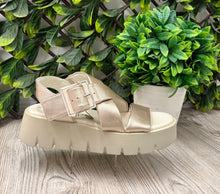 Load image into Gallery viewer, Platinum 957 marco tozzi strappy sandal
