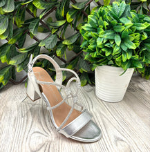 Load image into Gallery viewer, Silver 941 diamond marco tozzi block heel

