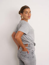 Load image into Gallery viewer, Light Grey boyfriend kyla jean
