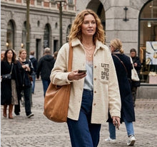 Load image into Gallery viewer, Black or beige vintage back paris jacket

