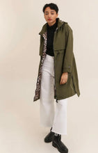Load image into Gallery viewer, Green with internal leopard raincoat
