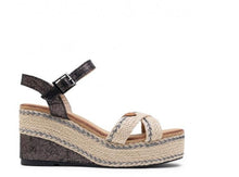 Load image into Gallery viewer, Black and beige wedged 93 sandal sizes ,6,7,8
