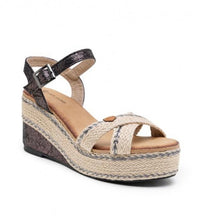 Load image into Gallery viewer, Black and beige wedged 93 sandal sizes ,6,7,8

