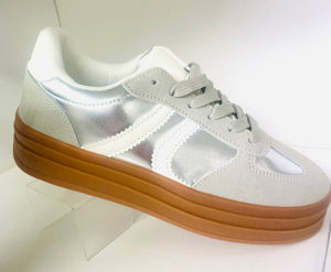 Silver and white chunky trainer 7+8