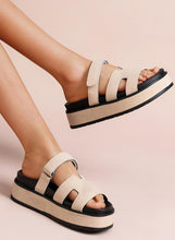 Load image into Gallery viewer, Beige slip on strap 515 sandal sizes 6+7
