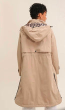Load image into Gallery viewer, Beige with internal leopard raincoat
