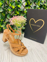 Load image into Gallery viewer, Tan cork heel marco tozzi sandal
