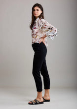 Load image into Gallery viewer, Black solid toxik boyfriend jeans
