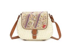 Load image into Gallery viewer, Beige or white j6520 straw crossbody handbag
