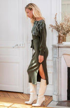 Load image into Gallery viewer, Green knit jumper dress flower embroidery
