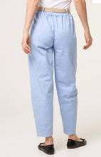 Load image into Gallery viewer, Stone or light blue elastic barrel trouser
