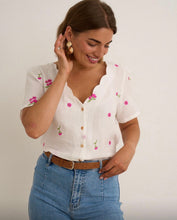 Load image into Gallery viewer, White scallop pink flower blouse kyla top

