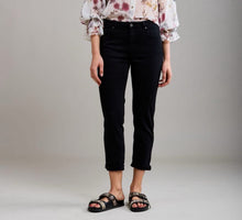 Load image into Gallery viewer, Black solid toxik boyfriend jeans
