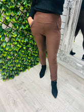 Load image into Gallery viewer, Brown zip pocket legging
