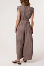 Load image into Gallery viewer, Mocha or blue pleated pad shoulder jumsuit

