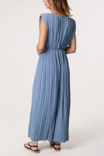 Load image into Gallery viewer, Mocha or blue pleated pad shoulder jumsuit
